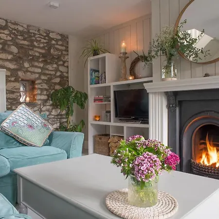 Courtyard Semesterbostad Tralee