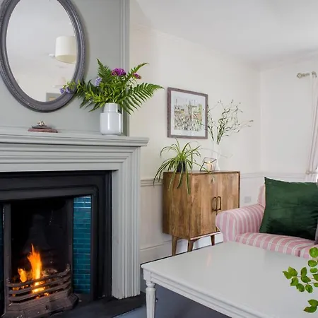 Courtyard 別荘 トラリー