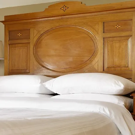 Courtyard בית נופש *